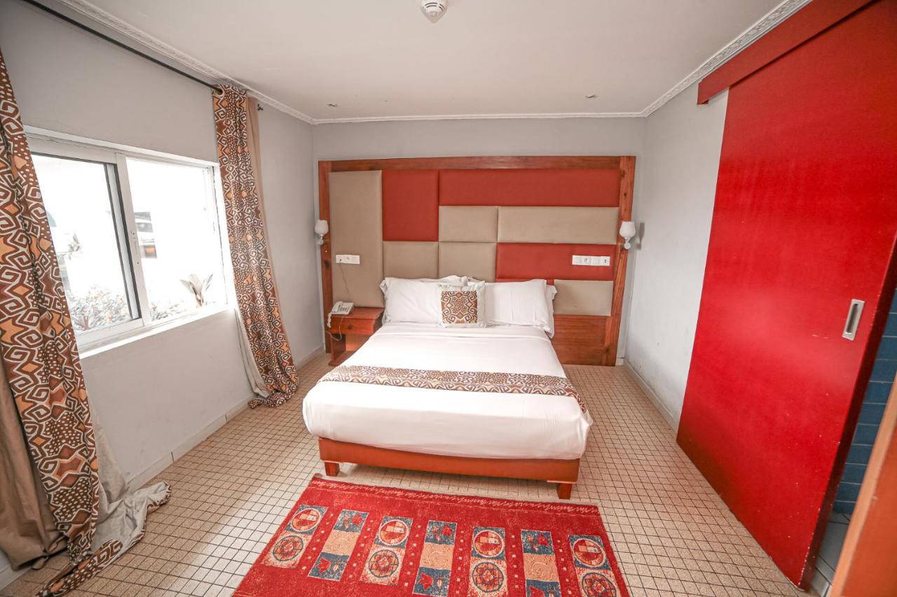 Fini Hotel Bobende Limbe Zewnętrze zdjęcie