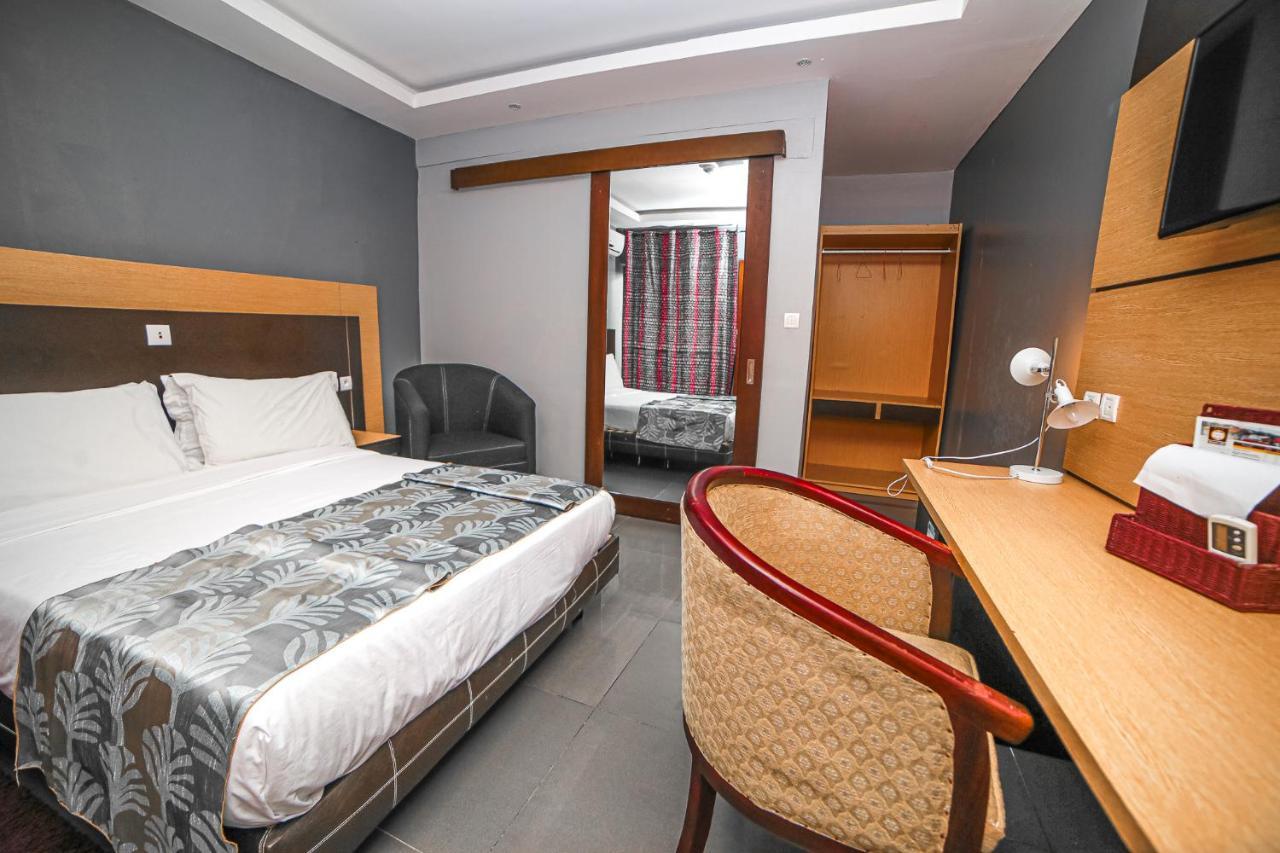 Fini Hotel Bobende Limbe Zewnętrze zdjęcie
