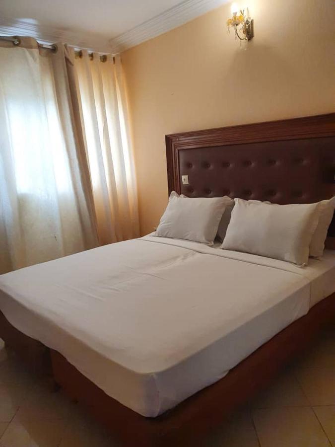 Fini Hotel Bobende Limbe Zewnętrze zdjęcie