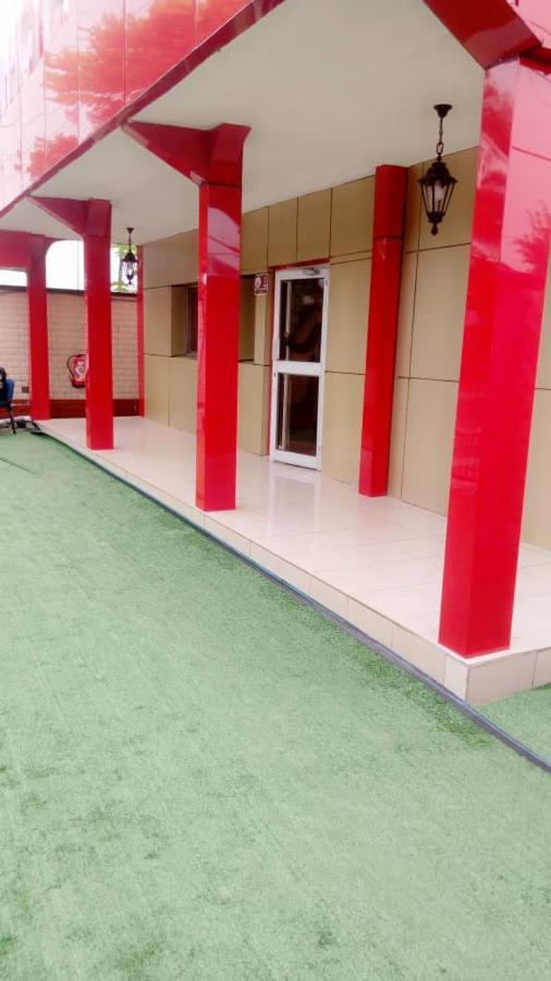 Fini Hotel Bobende Limbe Zewnętrze zdjęcie