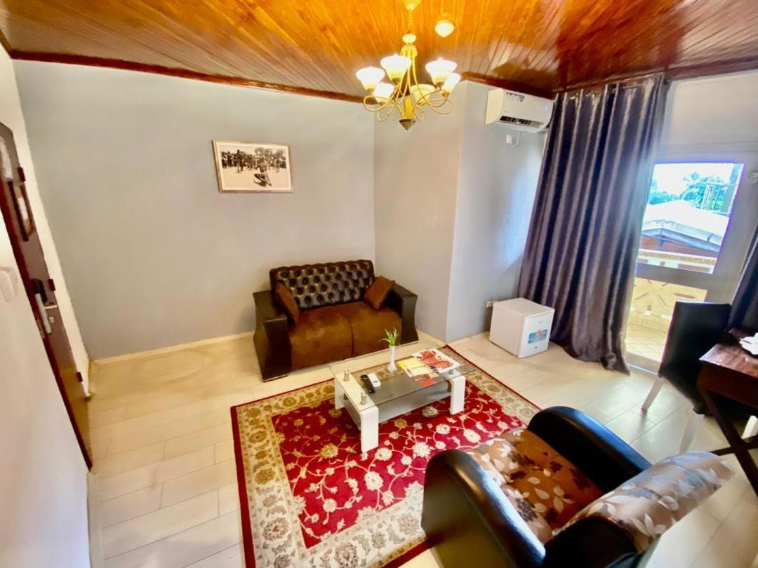 Fini Hotel Bobende Limbe Zewnętrze zdjęcie