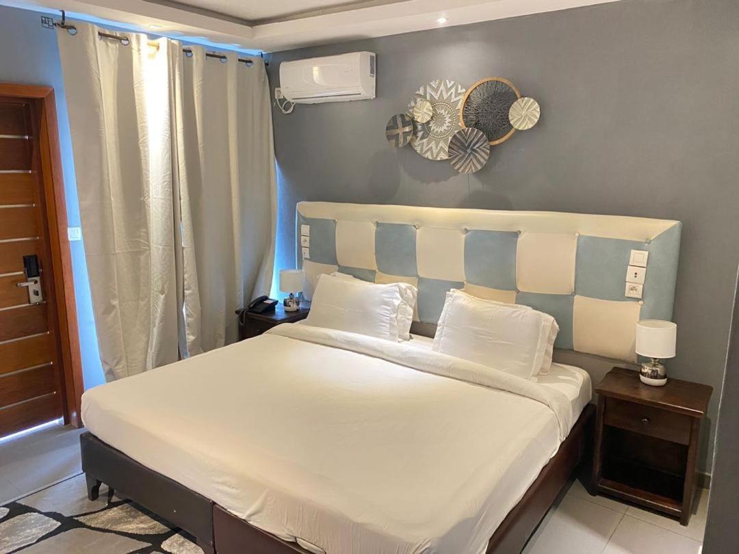 Fini Hotel Bobende Limbe Zewnętrze zdjęcie