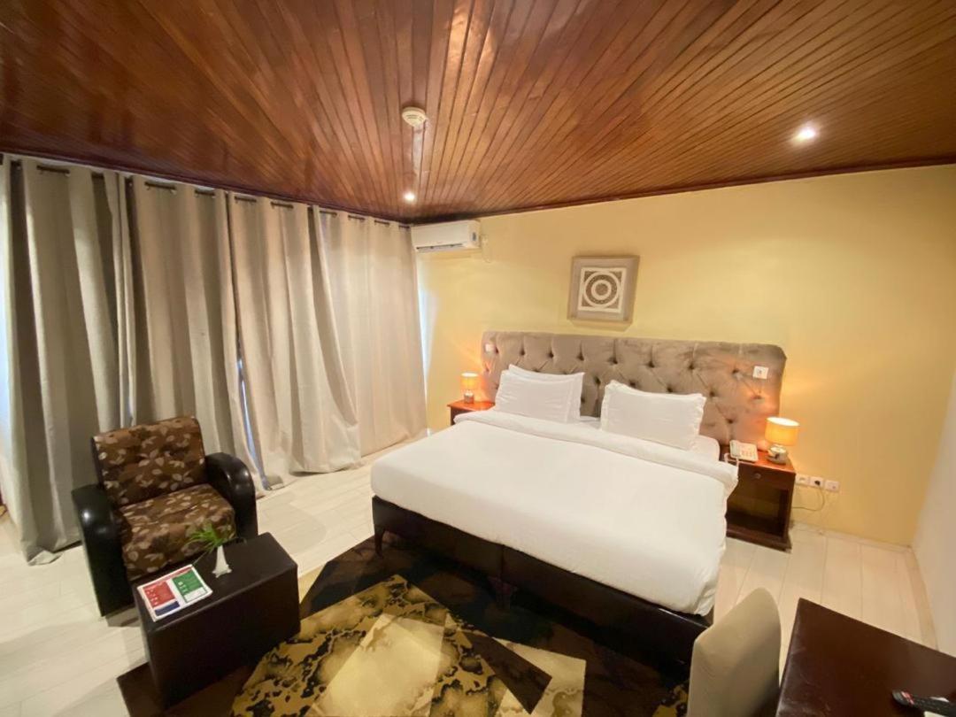 Fini Hotel Bobende Limbe Zewnętrze zdjęcie