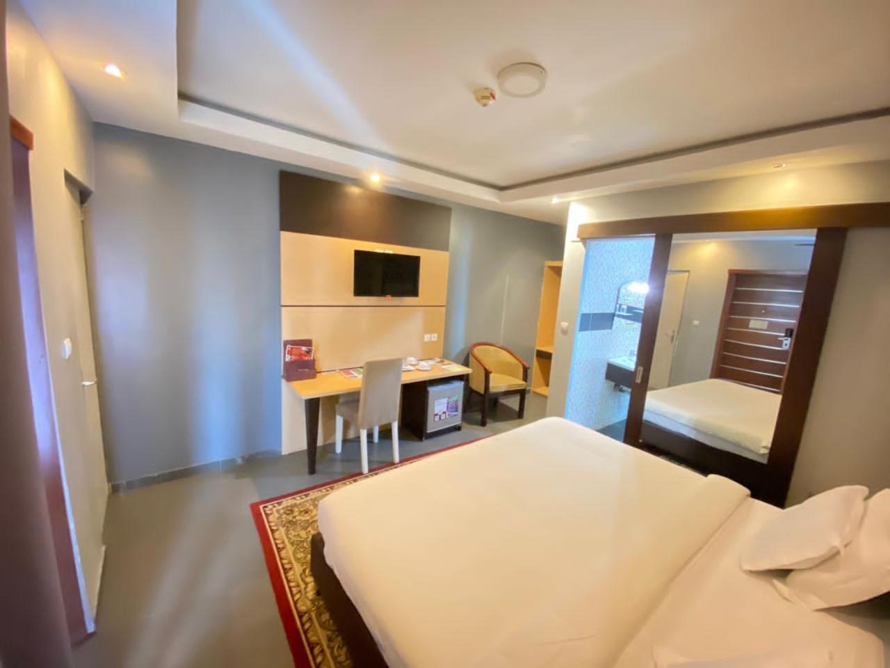 Fini Hotel Bobende Limbe Zewnętrze zdjęcie