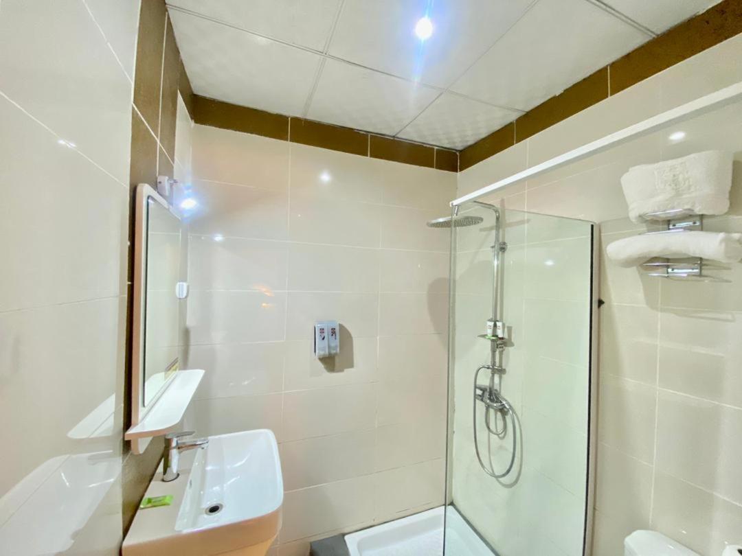 Fini Hotel Bobende Limbe Zewnętrze zdjęcie
