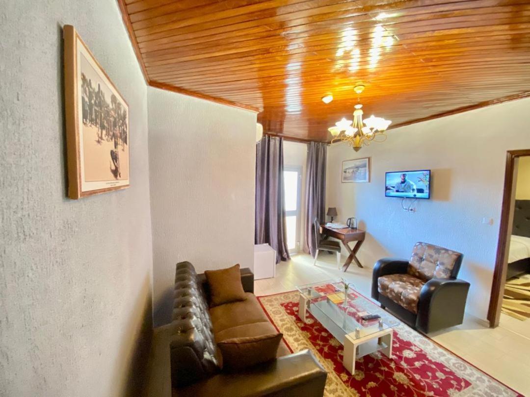 Fini Hotel Bobende Limbe Zewnętrze zdjęcie