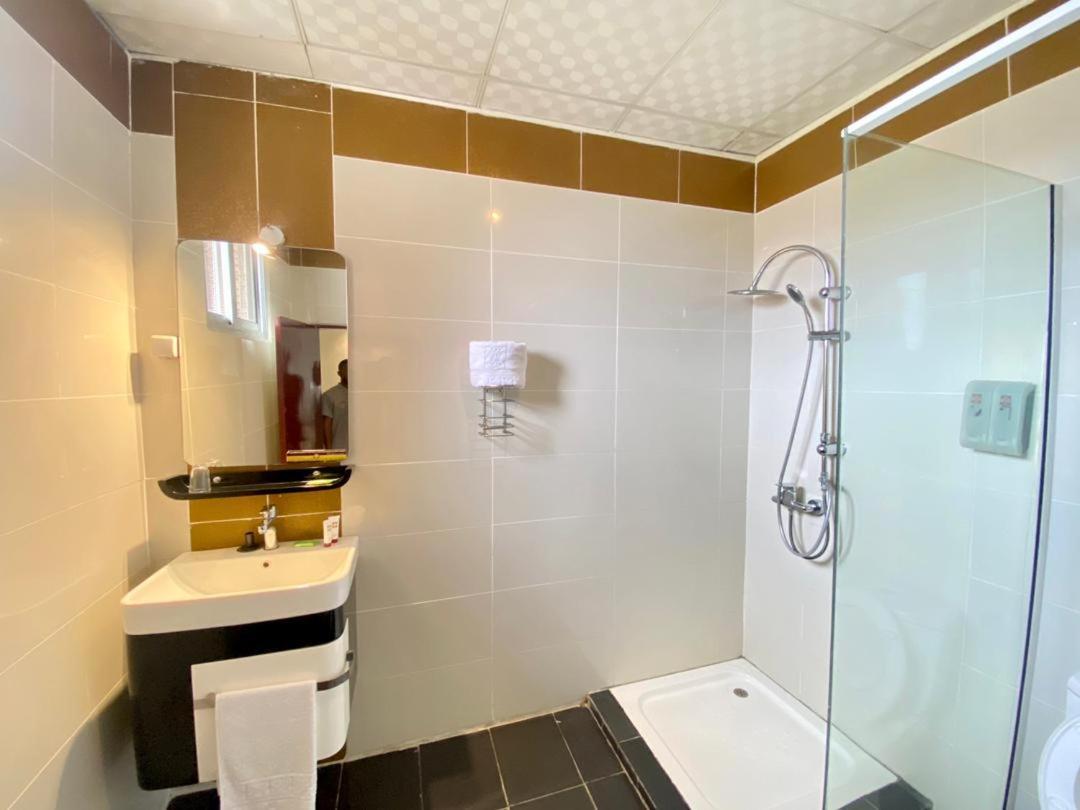 Fini Hotel Bobende Limbe Zewnętrze zdjęcie
