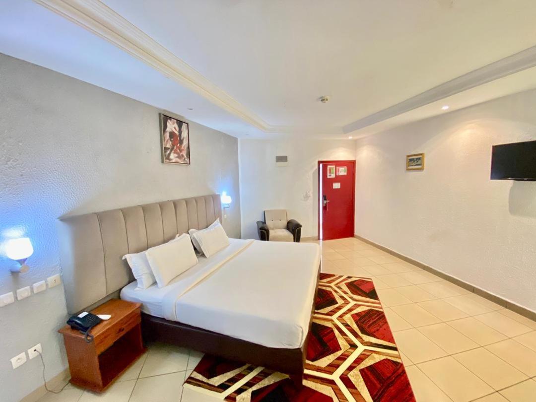 Fini Hotel Bobende Limbe Zewnętrze zdjęcie