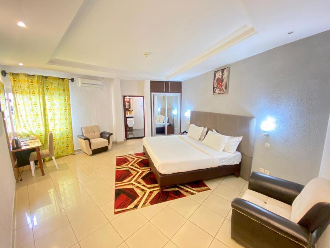 Fini Hotel Bobende Limbe Zewnętrze zdjęcie