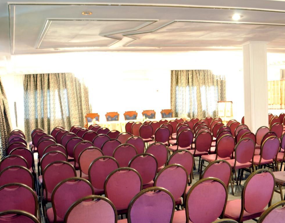 Fini Hotel Bobende Limbe Zewnętrze zdjęcie