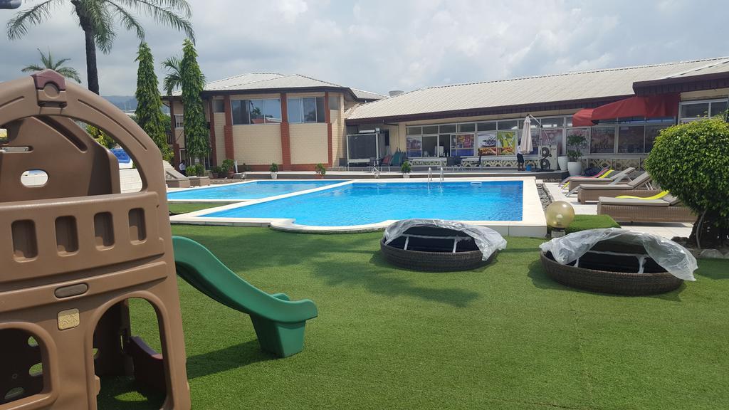 Fini Hotel Bobende Limbe Zewnętrze zdjęcie