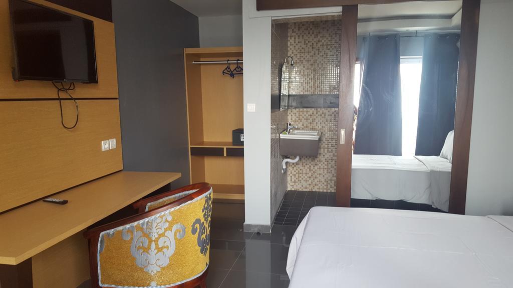 Fini Hotel Bobende Limbe Zewnętrze zdjęcie
